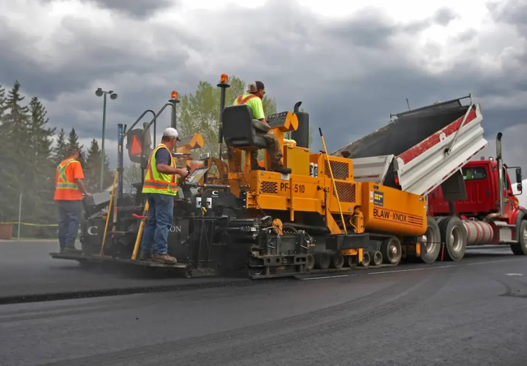 Regulation in asphalt