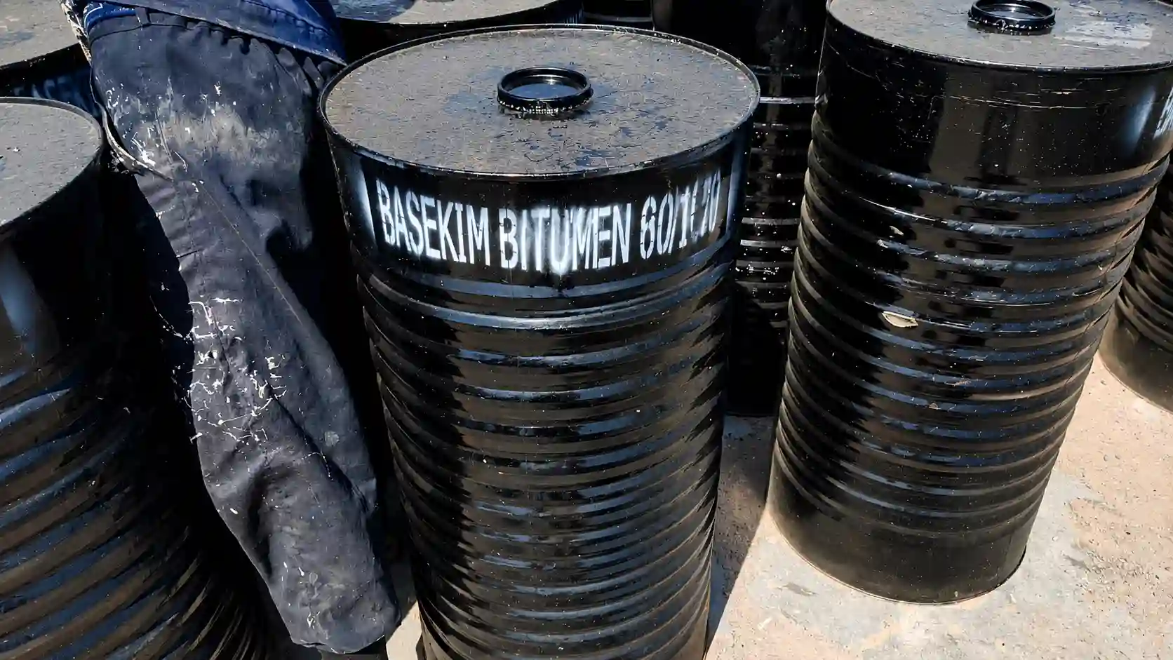 Bitumen 80/100 in 180 kg New steel Drum